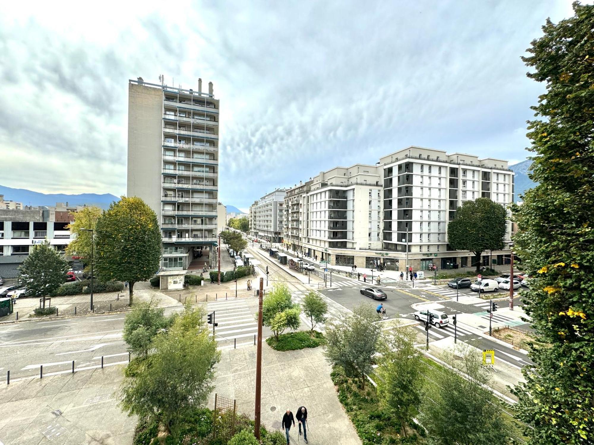 Le City Centre-Ville Trams Grenoble Exterior foto